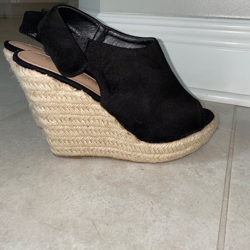 Black and Tan wedges